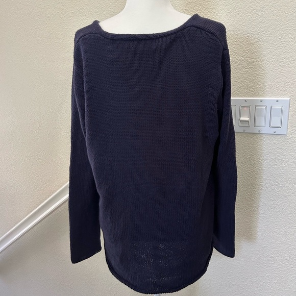 Knitted “Beach” lightweight sweater in block letters navy Vneck size Large - Picture 4 of 11